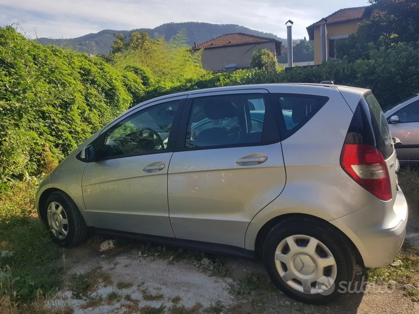 Mercedes-Benz A-Class 2011 photo 2