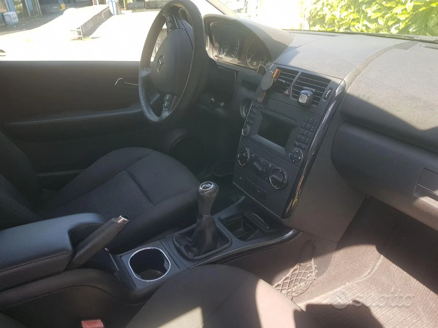 Mercedes-Benz A-Class 2011 photo 3