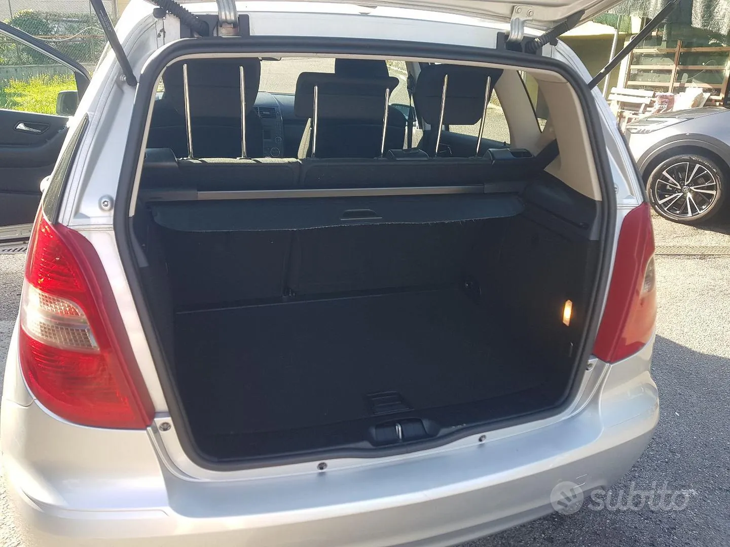 Mercedes-Benz A-Class 2011 photo 5