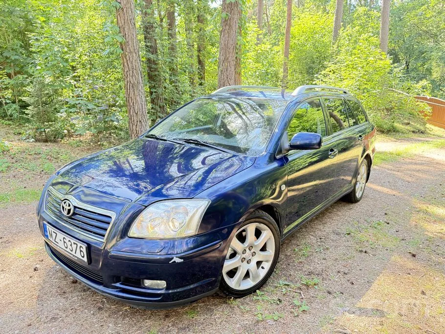 Toyota Avensis 2004 photo 2