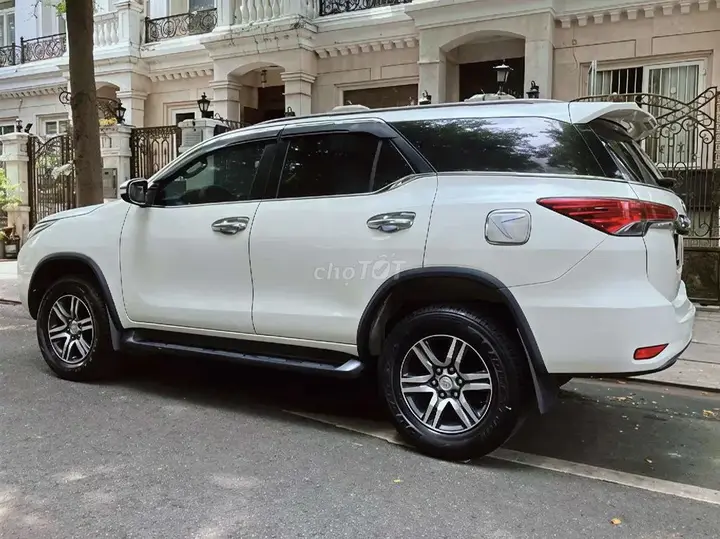 Toyota Fortuner 2017 photo 2