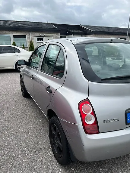Nissan Micra 2004 photo 4