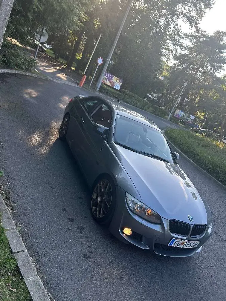 BMW 3Er-Reihe 325I Coupé 2011 photo 2