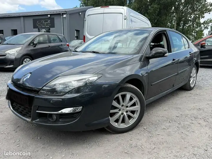 Renault Laguna 2011 photo 2
