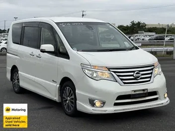 Nissan Serena 2014 photo 2