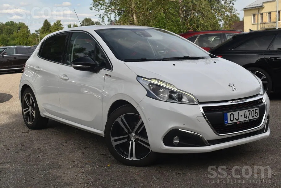 Peugeot 208 2015 photo 4