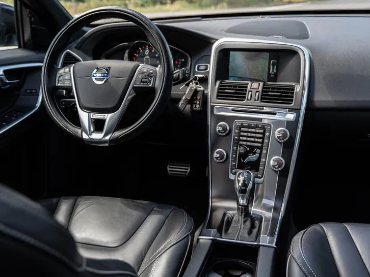 Volvo Xc60 2016 photo 2