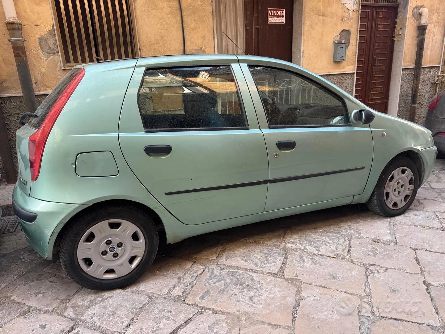 Fiat Punto 2004 photo 2