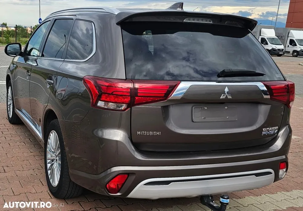 Mitsubishi Outlander 2019 photo 4