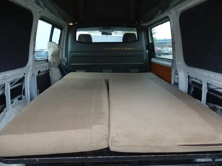 Volkswagen Transporter 2015 photo 2