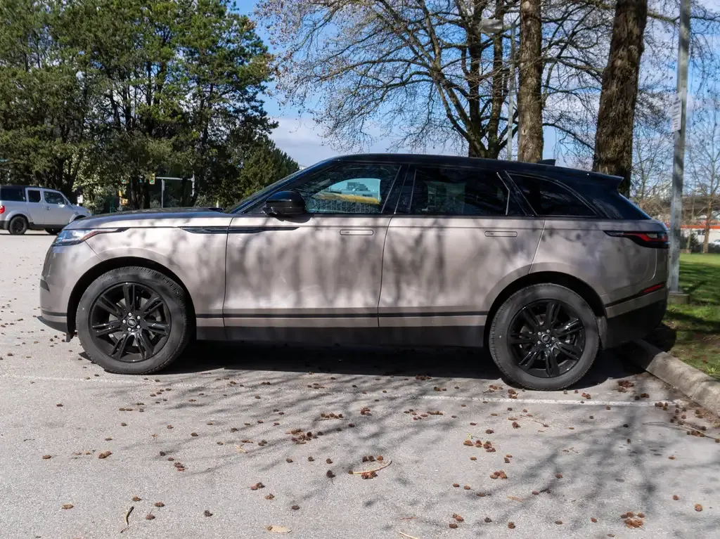 Land Rover Range Rover Velar 2023 photo 2