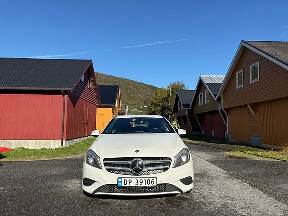 Mercedes-Benz A180 2014 photo 2