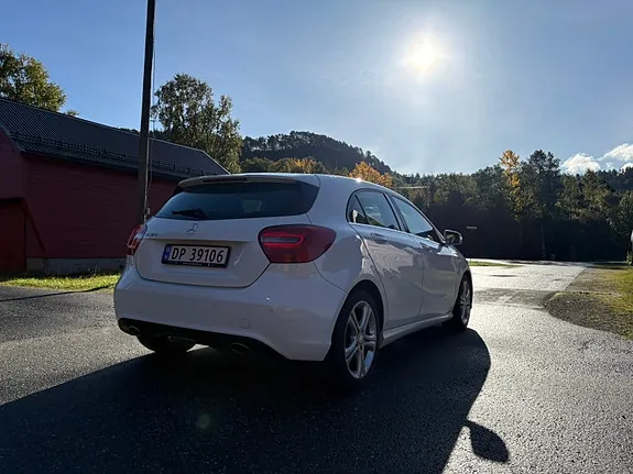 Mercedes-Benz A180 2014 photo 5
