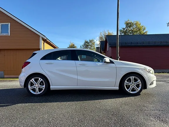 Mercedes-Benz A180 2014 photo 4