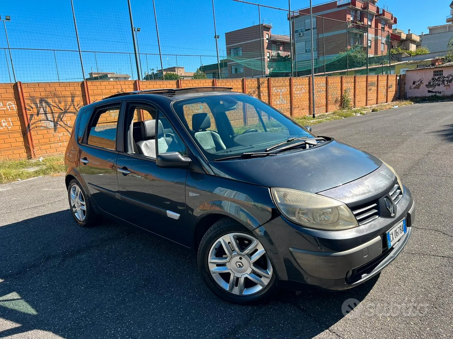Renault Scenic 2005 photo 2