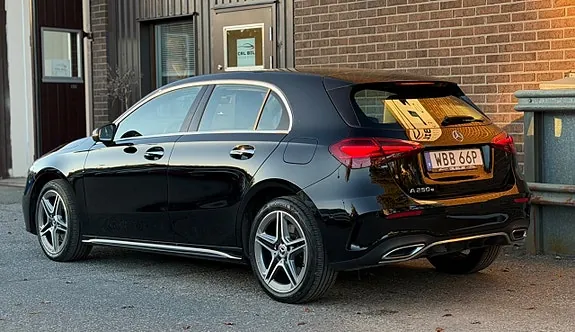 Mercedes-Benz A250 E 2024 photo 3