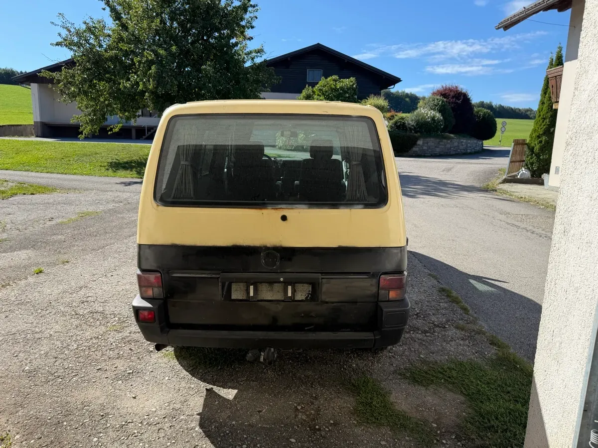 Volkswagen T4 1995 photo 2