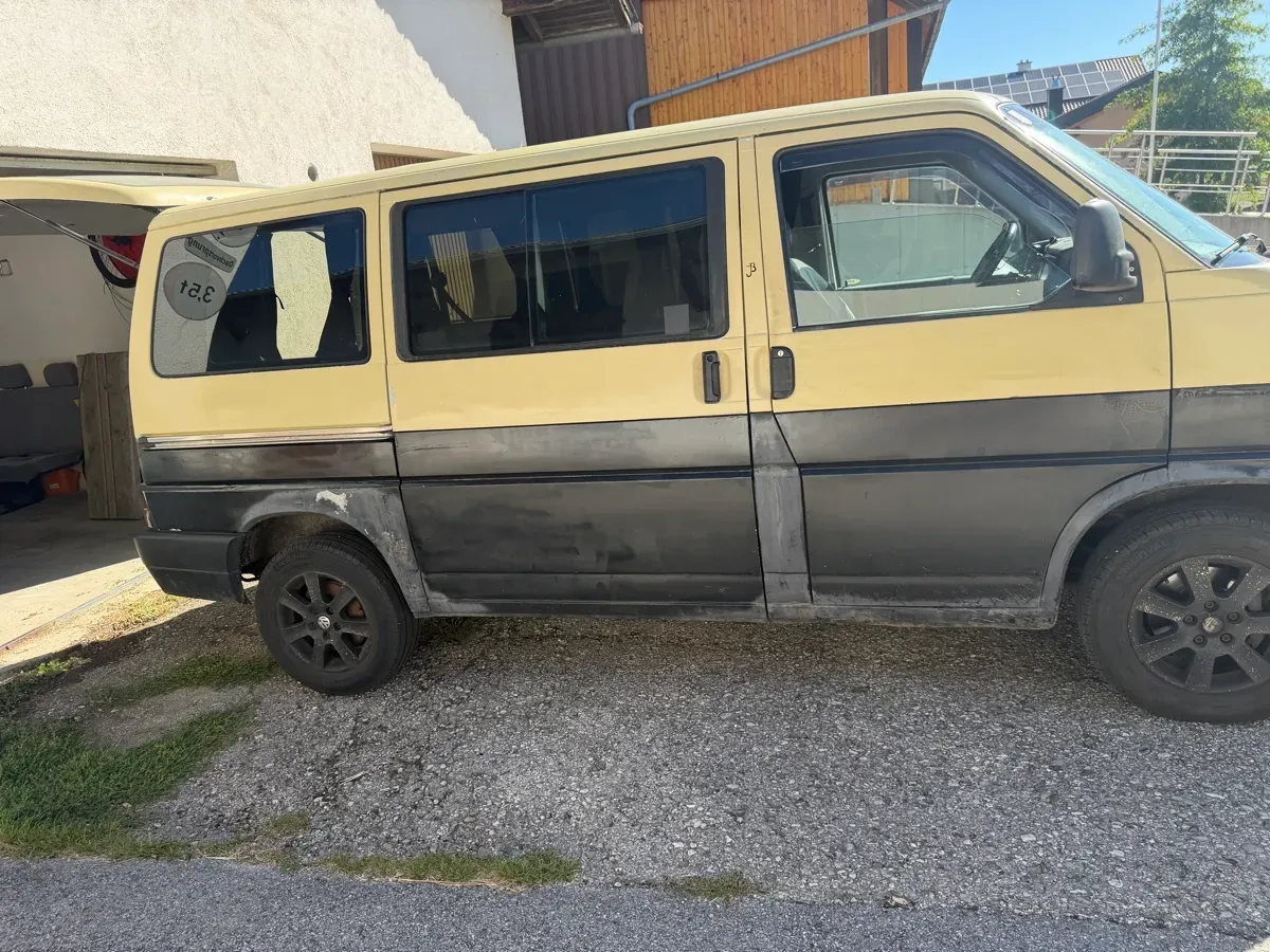 Volkswagen T4 1995 photo 3