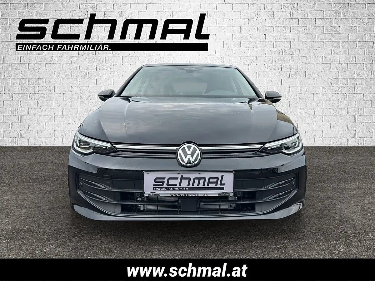 Volkswagen Golf 2026 photo 2
