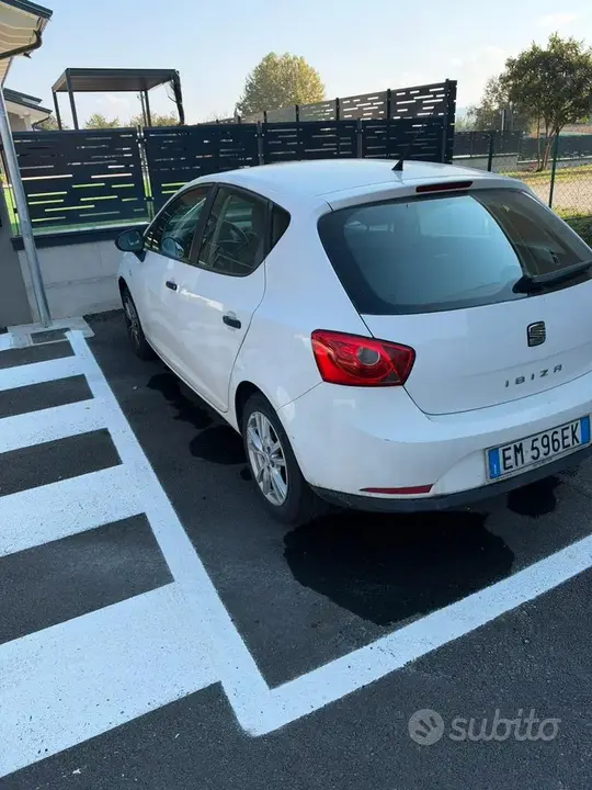 Seat Ibiza 2012 photo 3