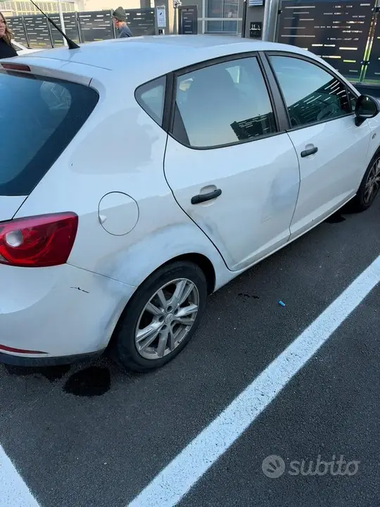 Seat Ibiza 2012 photo 2