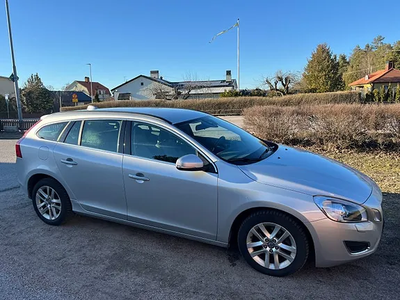 Volvo V60 2013 photo 2