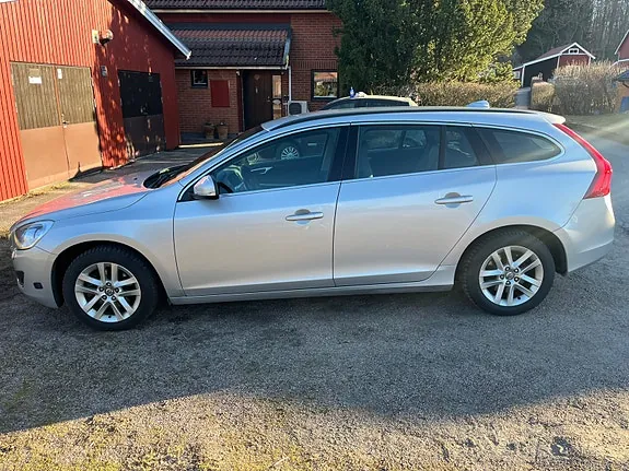 Volvo V60 2013 photo 4
