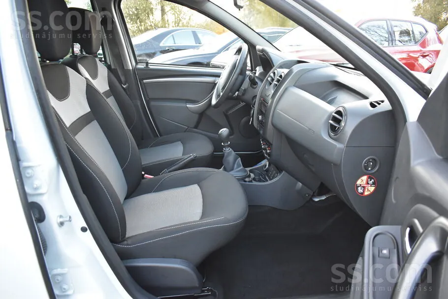 Dacia Duster 2015 photo 5