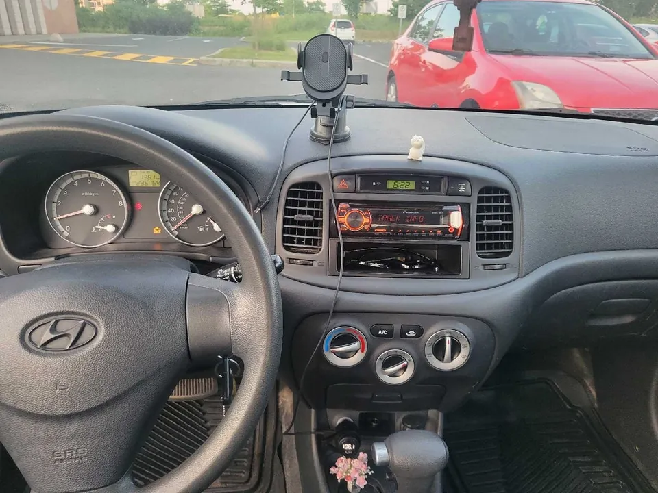 Hyundai Accent 2008 photo 4