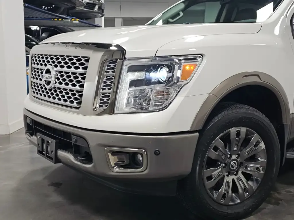 Nissan Titan 2018 photo 2