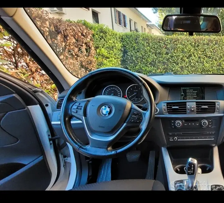 BMW X3 2010 photo 2