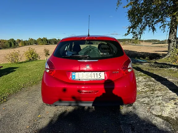 Peugeot 208 2014 photo 4