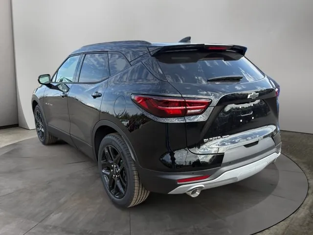 Chevrolet Blazer 2026 photo 3