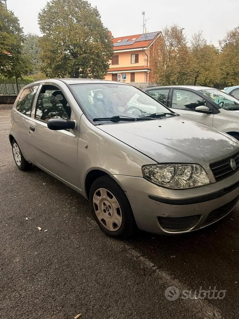 Fiat Punto 2024 photo 2