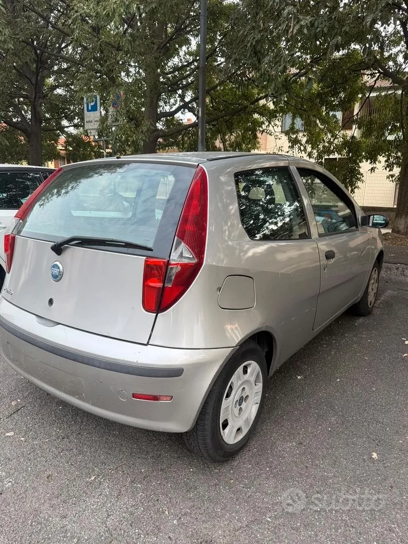 Fiat Punto 2024 photo 3