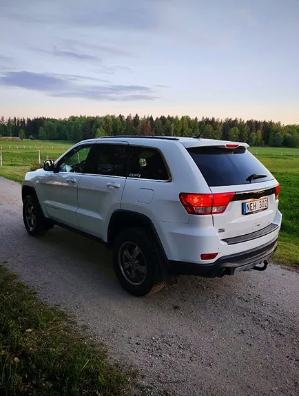 Jeep Grand Cherokee 2013 photo 4