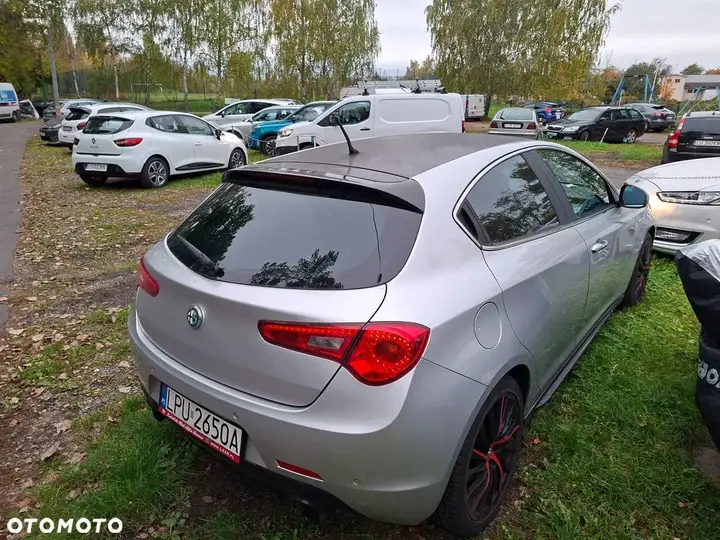 Alfa Romeo Giulietta 2010 photo 2