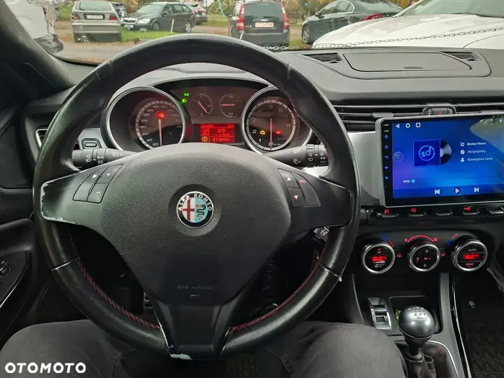 Alfa Romeo Giulietta 2010 photo 5