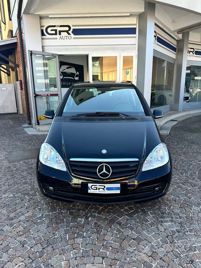 Mercedes-Benz A 160 2011 photo 2
