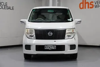 Nissan Elgrand 2005 photo 3