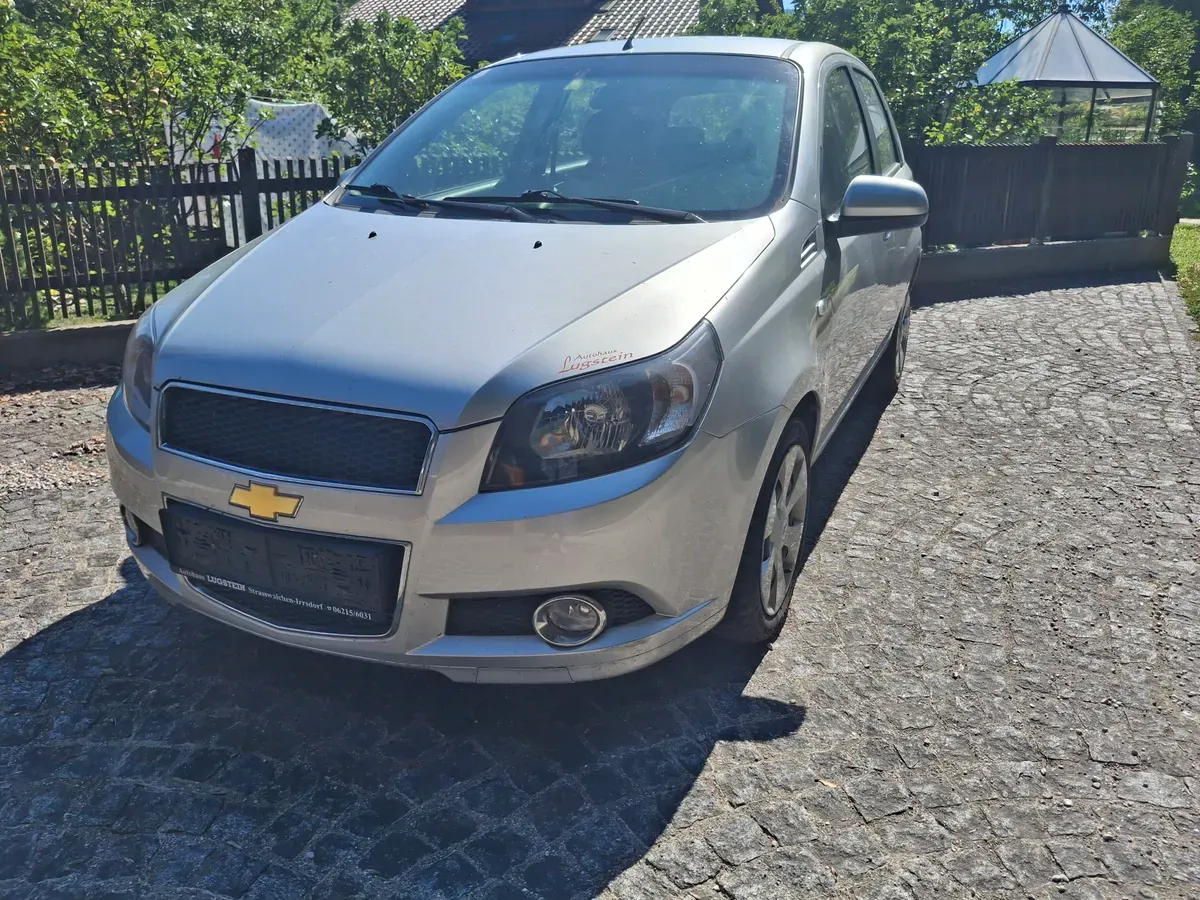 Chevrolet Aveo 2011 photo 2