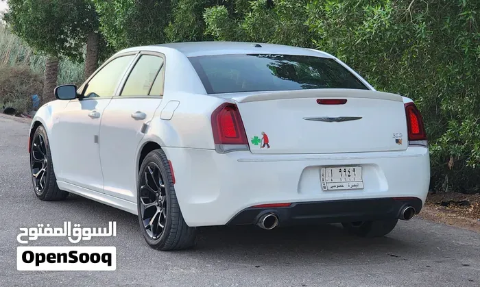Chrysler 300 2011 photo 3