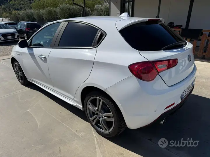 Alfa Romeo Giulietta 2018 photo 5