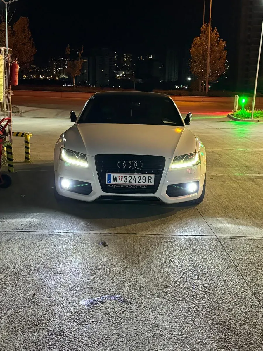 Audi A5 2010 photo 2
