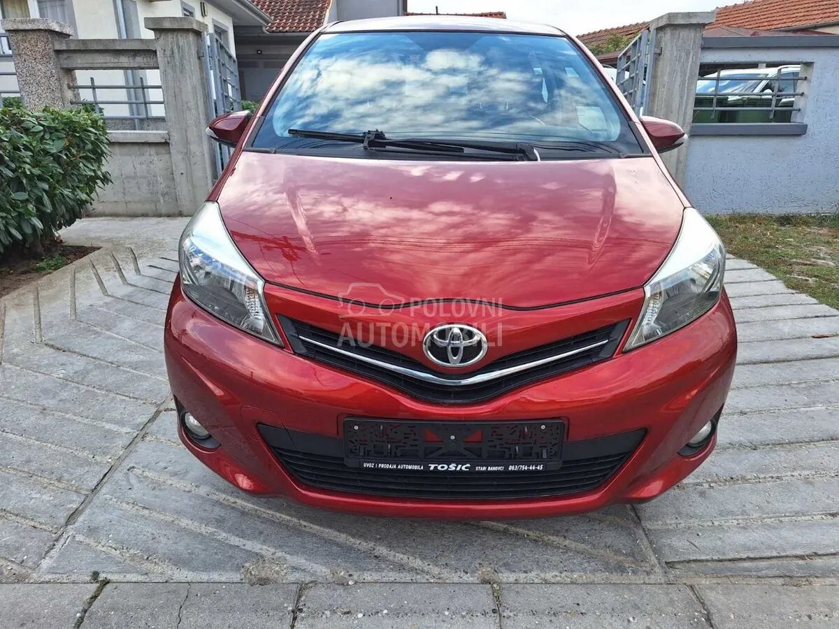 Toyota Yaris 2012 photo 4