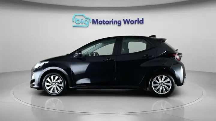 Toyota Yaris 2023 photo 5