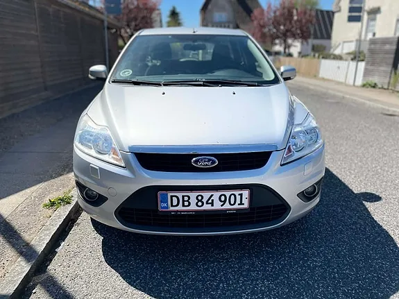 Ford Focus 2010 photo 2