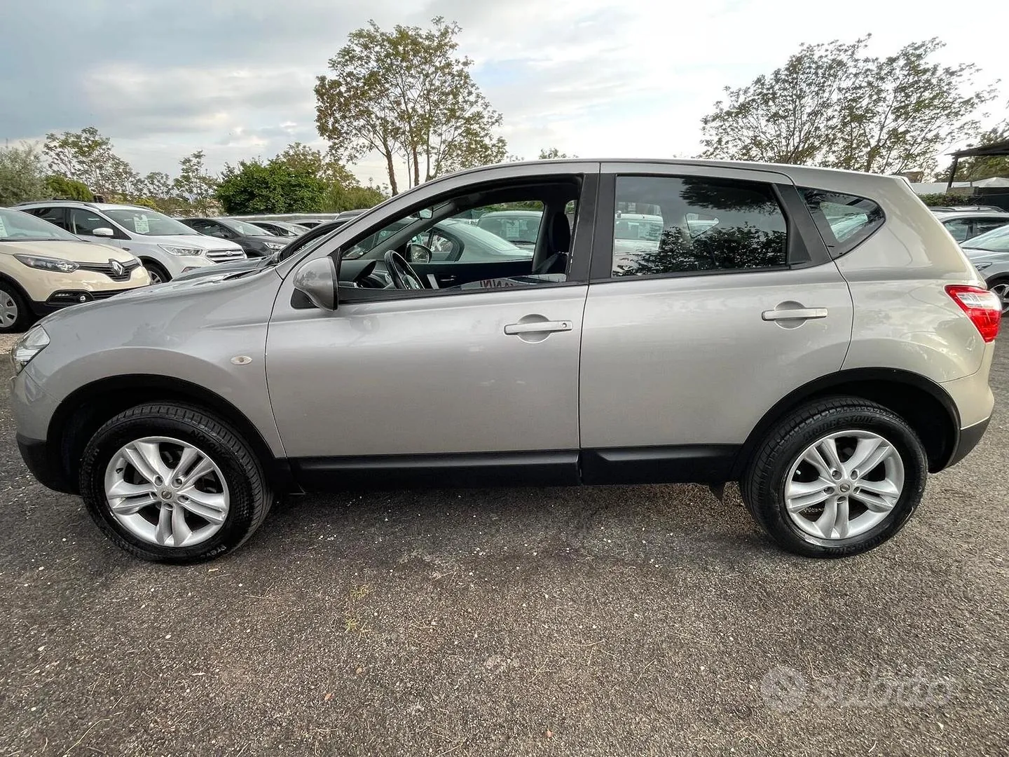 Nissan Qashqai 2012 photo 4