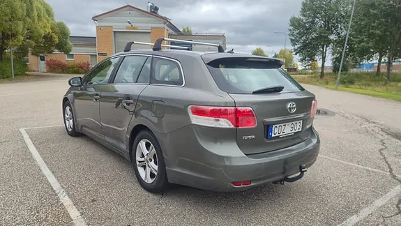 Toyota Avensis 2009 photo 3