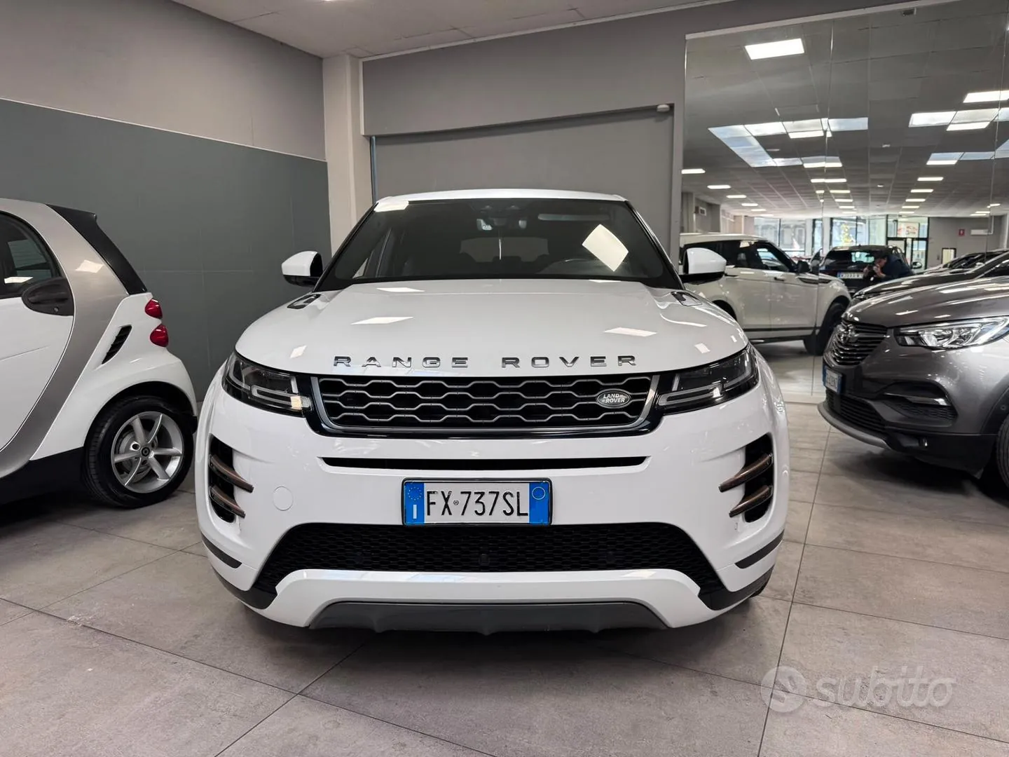 Land Rover Range Rover Evoque 2019 photo 2